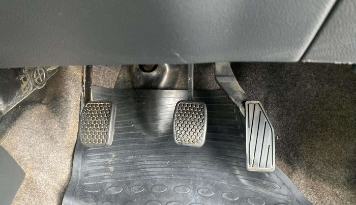 2017 Maruti Alto 800 VXI, Petrol, Manual, 51,061 km, Pedals
