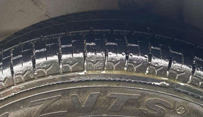 2017 Maruti Alto 800 VXI, Petrol, Manual, 51,061 km, Left Front Tyre Tread