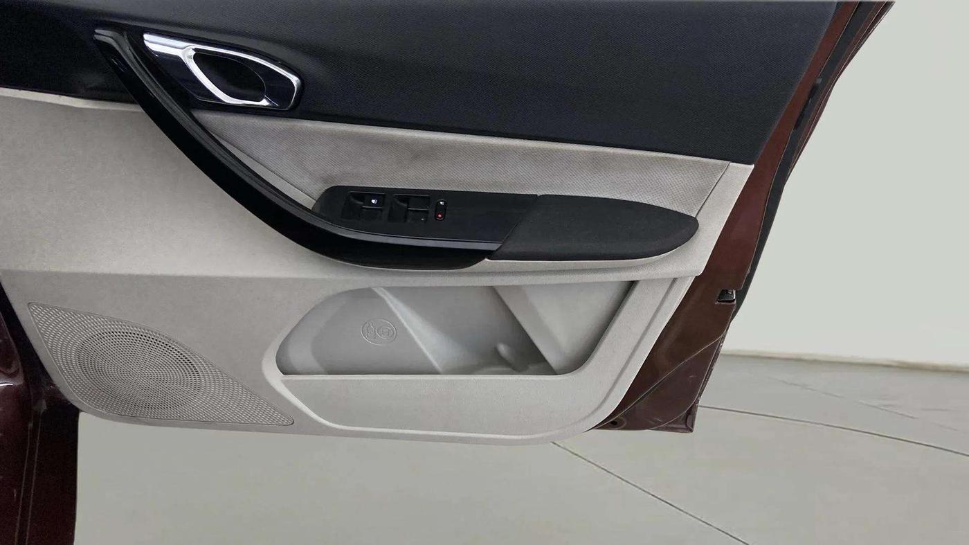 2022 Tata TIGOR XZ PLUS CNG, CNG, Manual, 57,344 km, Driver Side Door Panels Control