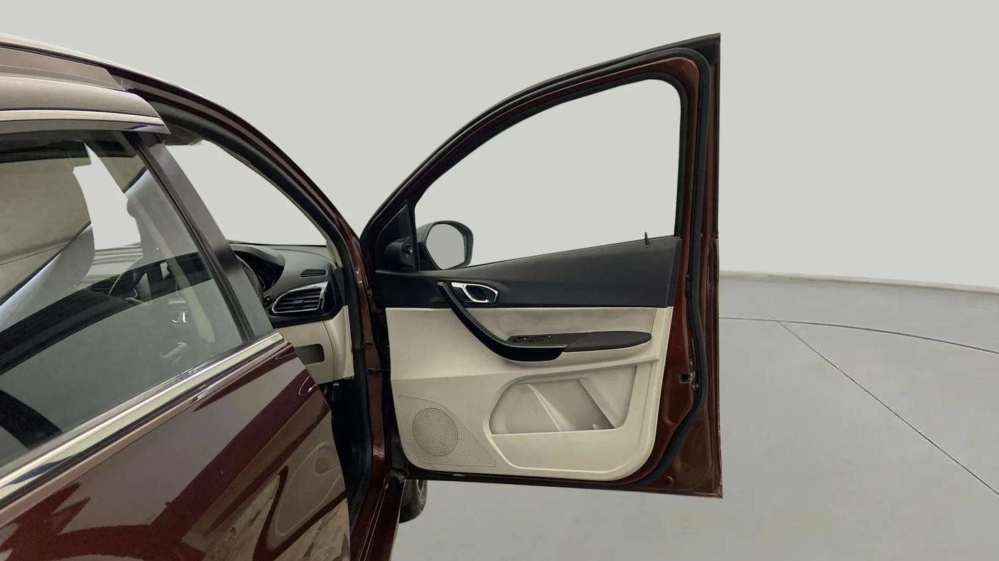 2022 Tata TIGOR XZ PLUS CNG, CNG, Manual, 57,344 km, RHS Front Door
