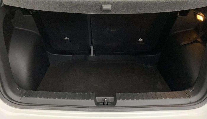 2022 Volkswagen TAIGUN GT PLUS 1.5 TSI DSG, Petrol, Automatic, 49,165 km, Boot Inside