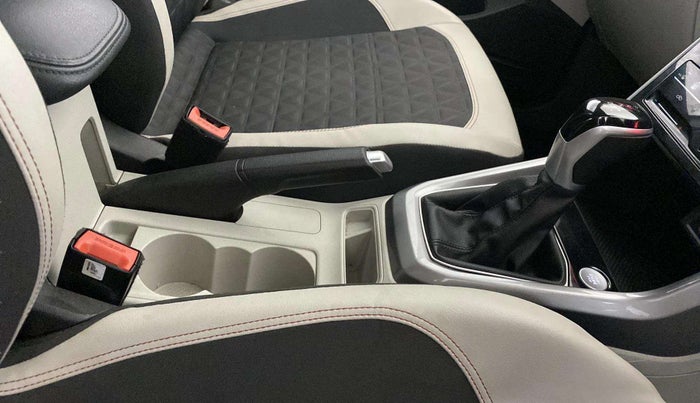 2022 Volkswagen TAIGUN GT PLUS 1.5 TSI DSG, Petrol, Automatic, 49,165 km, Gear Lever