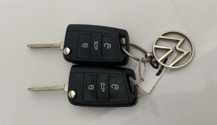 2022 Volkswagen TAIGUN GT PLUS 1.5 TSI DSG, Petrol, Automatic, 49,165 km, Key Close Up