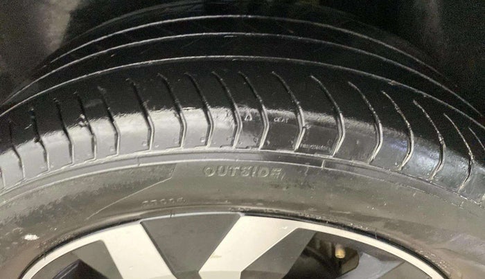 2022 Volkswagen TAIGUN GT PLUS 1.5 TSI DSG, Petrol, Automatic, 49,165 km, Right Rear Tyre Tread
