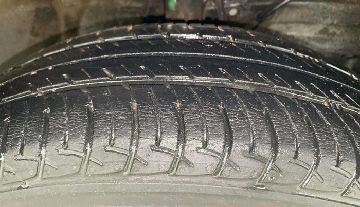 2021 Maruti Dzire VXI, Petrol, Manual, 53,200 km, Right Front Tyre Tread