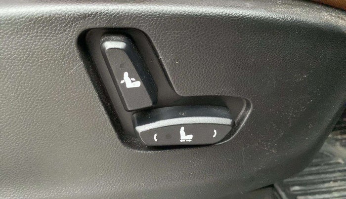 2021 MG HECTOR PLUS SHARP 1.5 PETROL TURBO HYBRID MT 6-STR, Petrol, Manual, 44,701 km, Driver Side Adjustment Panel