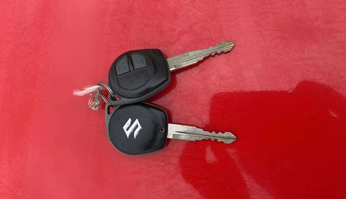 2015 Maruti Swift VXI, Petrol, Manual, 55,805 km, Key Close Up