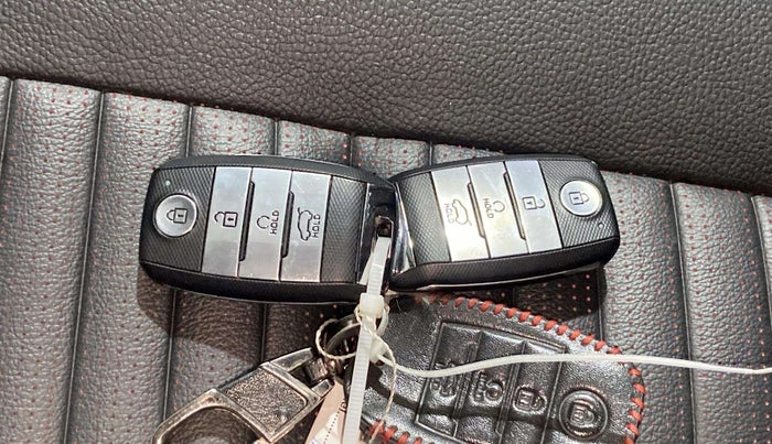 2021 KIA SONET GTX PLUS 1.0 IMT, Petrol, Manual, 22,542 km, Key Close Up