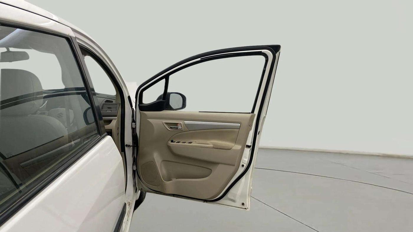 2016 Maruti Ertiga VXI, Petrol, Manual, 11,509 km, RHS Front Door