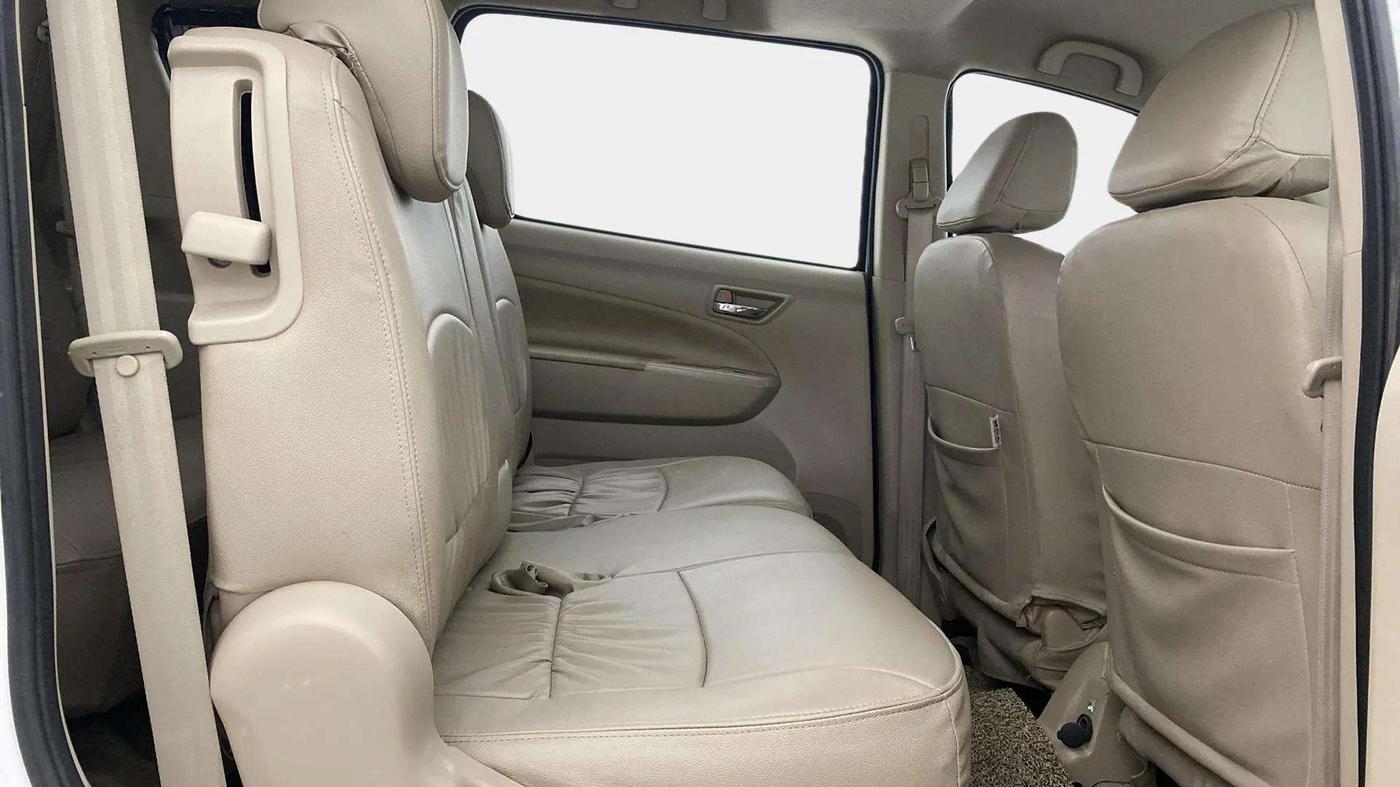 2016 Maruti Ertiga VXI, Petrol, Manual, 11,509 km, Right Side Rear Door Cabin