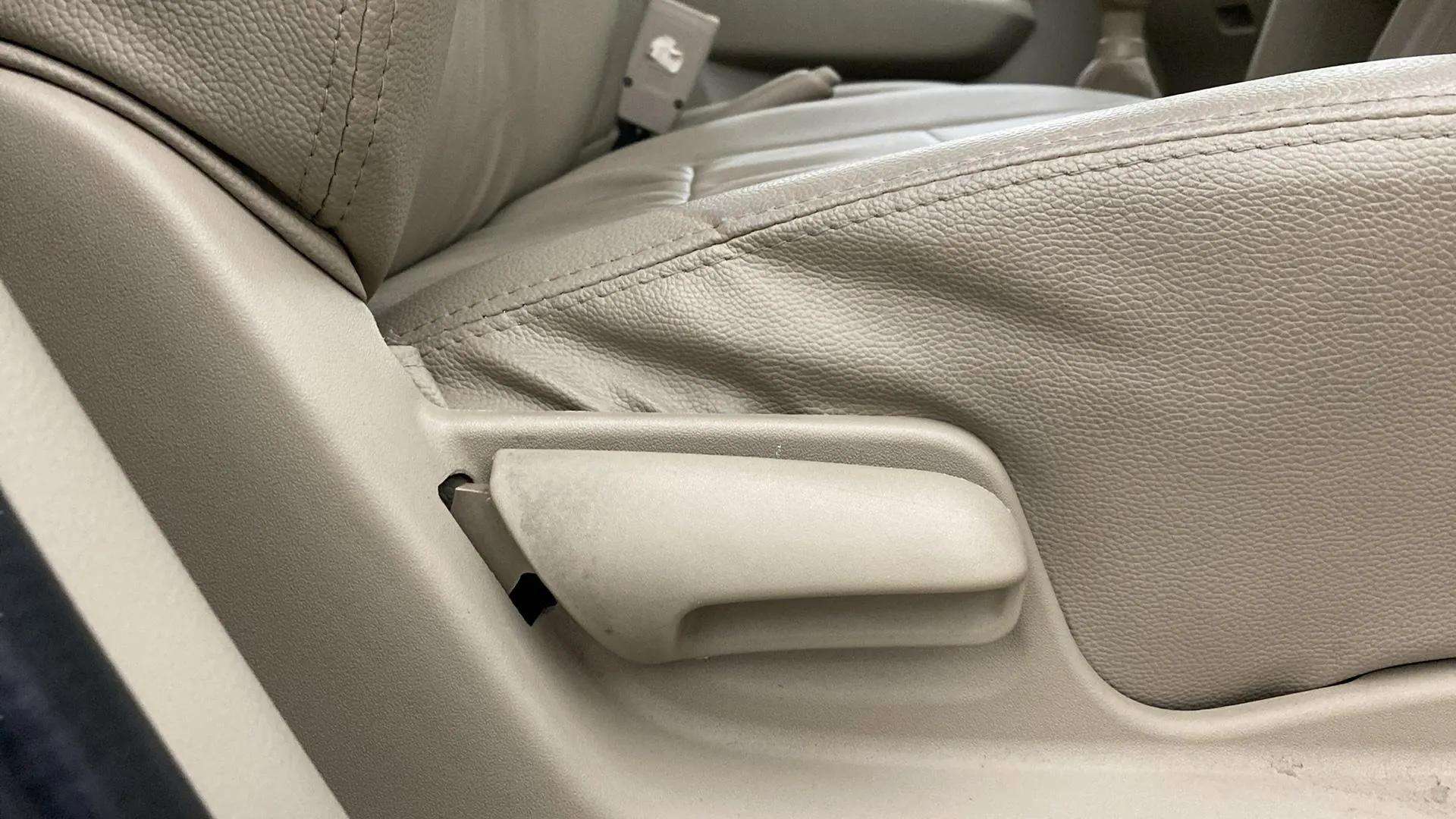 Driver-side-adjustment-panel-40