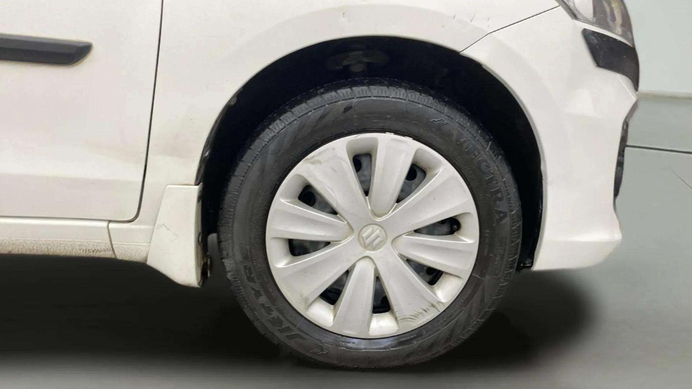 2016 Maruti Ertiga VXI, Petrol, Manual, 11,509 km, Right Front Wheel