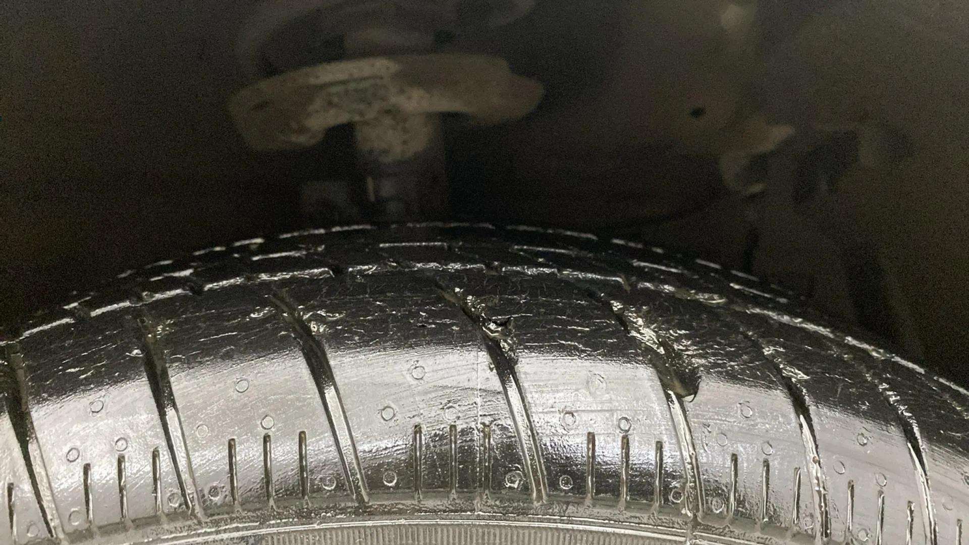 RHS-Front-Tyre-Tread-18