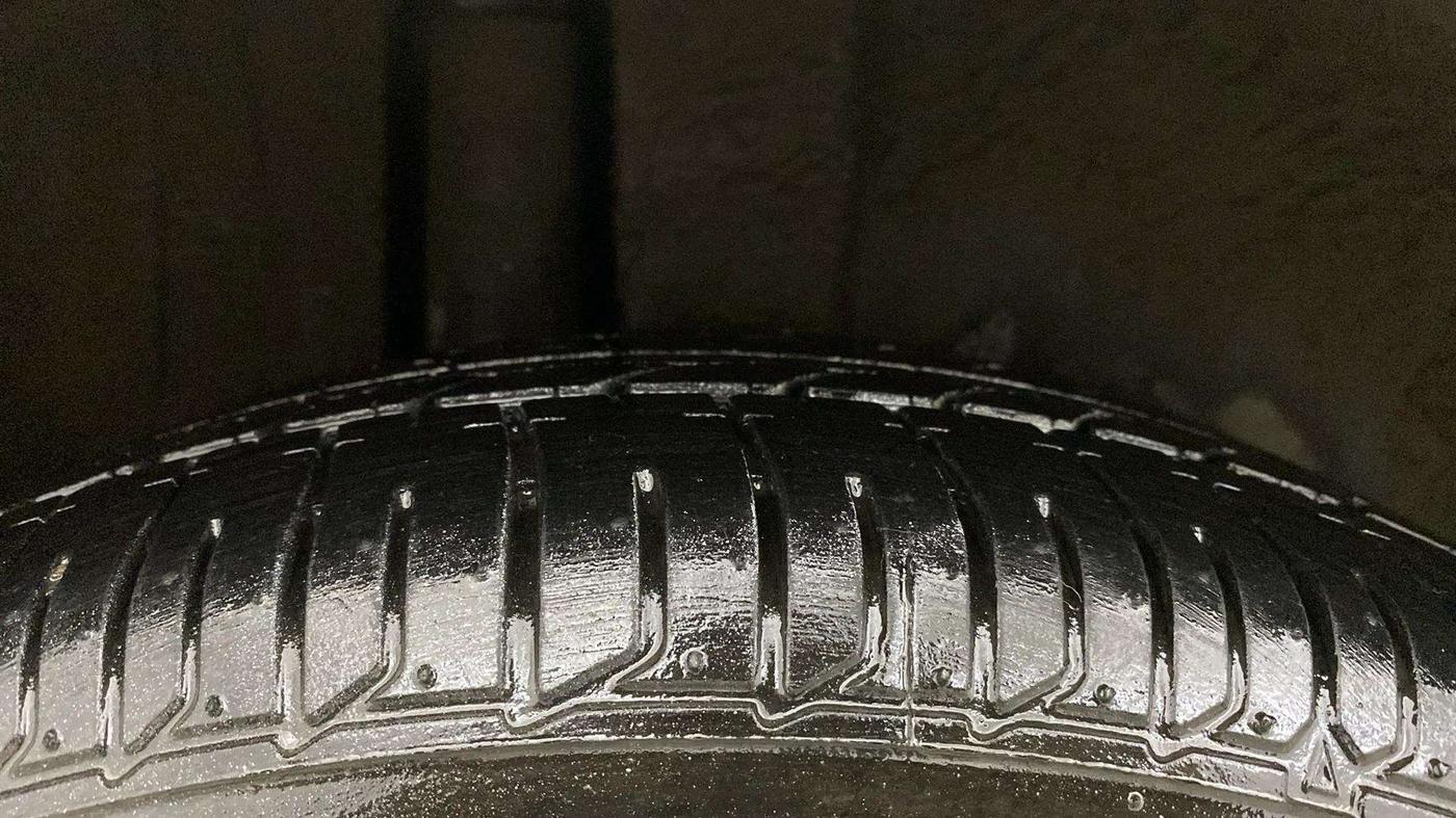 2016 Maruti Ertiga VXI, Petrol, Manual, 11,509 km, Right Rear Tyre Tread