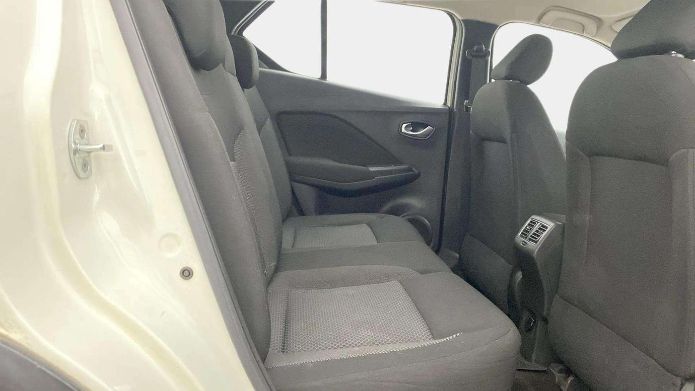2019 Nissan Kicks XL 1.5, Petrol, Manual, 51,027 km, Right Side Rear Door Cabin
