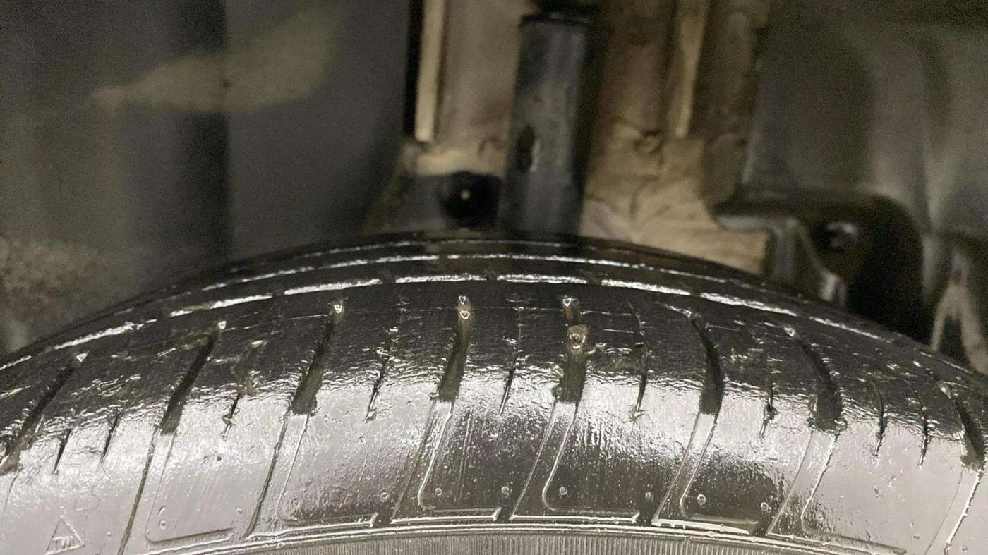 2019 Nissan Kicks XL 1.5, Petrol, Manual, 51,027 km, Left Front Tyre Tread