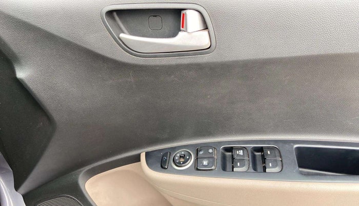 2015 Hyundai Grand i10 SPORTZ 1.1 CRDI, Diesel, Manual, 80,333 km, Driver Side Door Panels Control