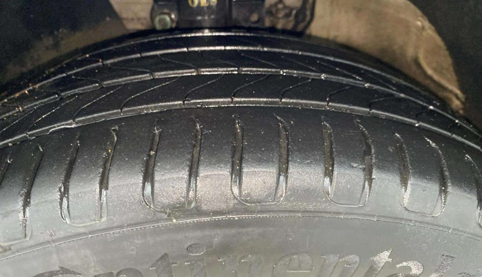 2017 Volkswagen Polo HIGHLINE1.2L, Petrol, Manual, 51,528 km, Left Front Tyre Tread