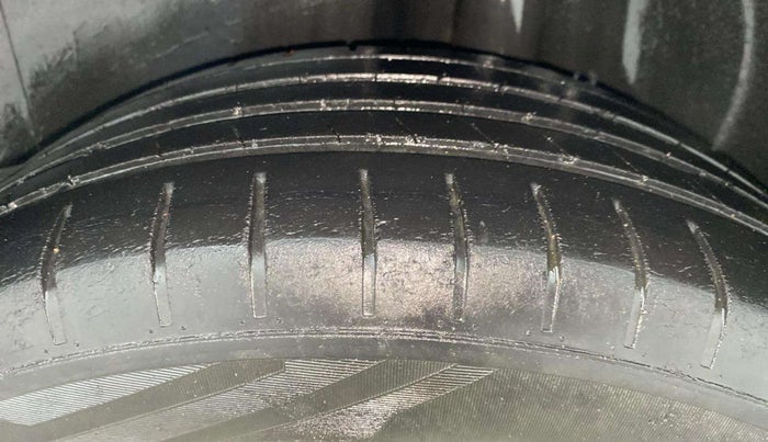 2017 Volkswagen Polo HIGHLINE1.2L, Petrol, Manual, 51,528 km, Left Rear Tyre Tread