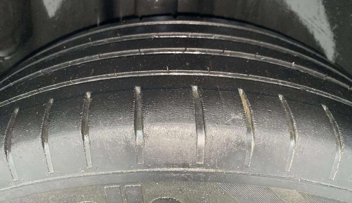 2017 Volkswagen Polo HIGHLINE1.2L, Petrol, Manual, 51,528 km, Right Rear Tyre Tread