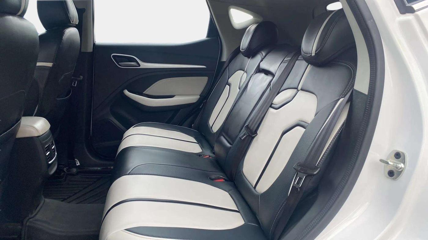 2024 MG ASTOR Sprint 1.5 MT (Ivory), Petrol, Manual, 6,881 km, Right Side Rear Door Cabin
