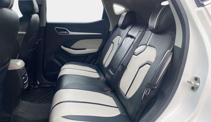 2024 MG ASTOR Sprint 1.5 MT (Ivory), Petrol, Manual, 6,768 km, Right Side Rear Door Cabin