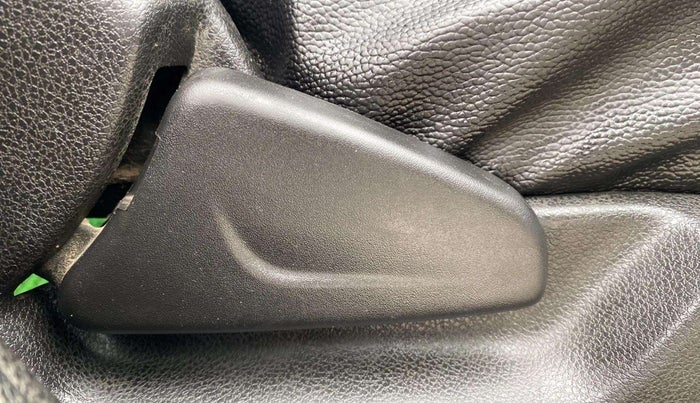 2018 Renault Kwid CLIMBER 1.0, Petrol, Manual, 67,555 km, Driver Side Adjustment Panel