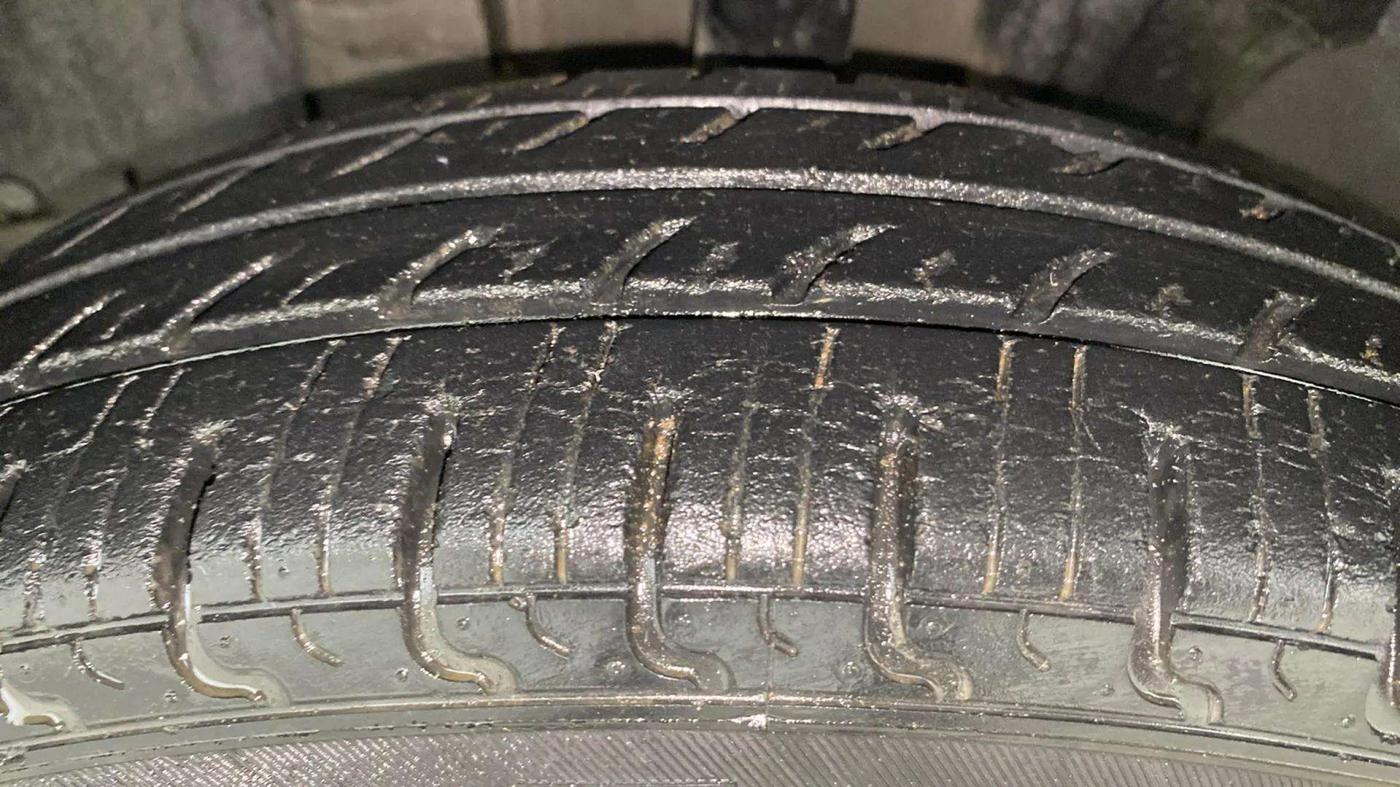 2018 Renault Kwid RXT 1.0 AMT (O), Petrol, Automatic, 51,964 km, Left Front Tyre Tread