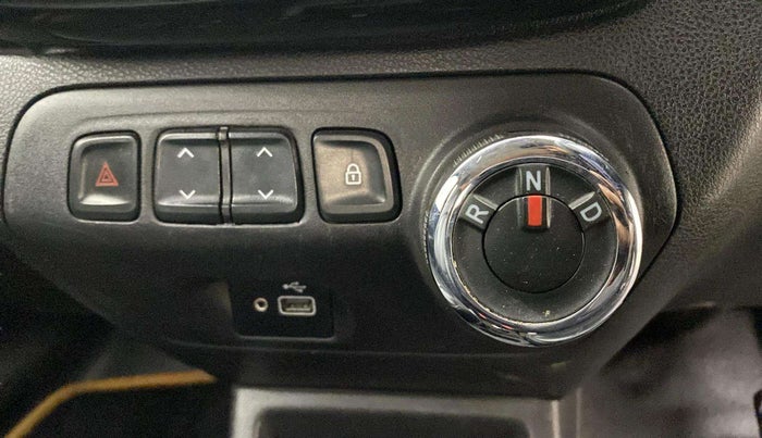 2018 Renault Kwid RXT 1.0 AMT (O), Petrol, Automatic, 51,905 km, Gear Lever