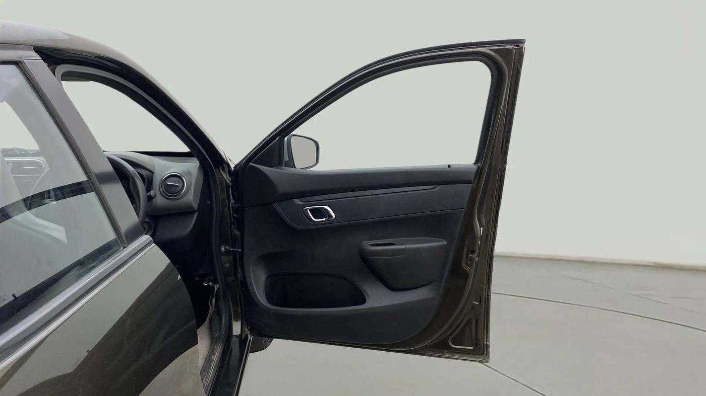 2018 Renault Kwid RXT 1.0 AMT (O), Petrol, Automatic, 51,964 km, RHS Front Door