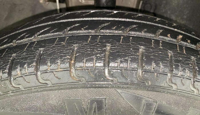 2018 Renault Kwid RXT 1.0 AMT (O), Petrol, Automatic, 51,905 km, Right Front Tyre Tread