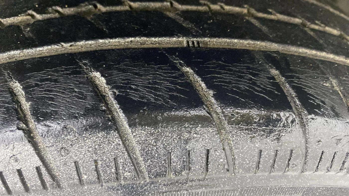 2014 Maruti Celerio VXI, Petrol, Manual, 62,983 km, Right Front Tyre Tread