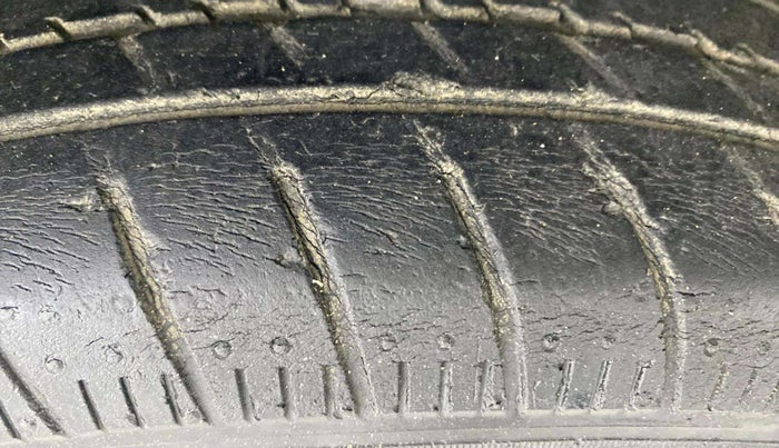 2014 Maruti Celerio VXI, Petrol, Manual, 62,983 km, Left Front Tyre Tread