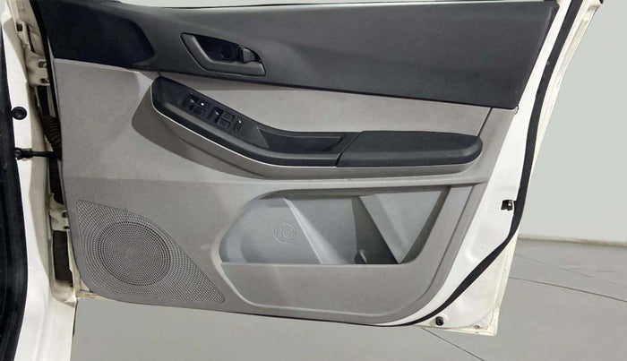 2023 Tata Tiago XTA PETROL, Petrol, Automatic, 21,455 km, Driver Side Door Panels Control