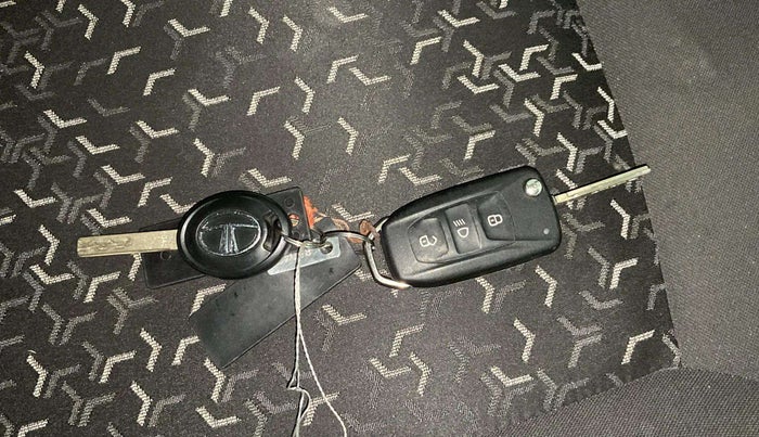 2023 Tata Tiago XTA PETROL, Petrol, Automatic, 21,455 km, Key Close Up