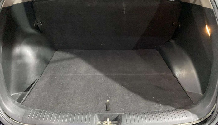 2018 Hyundai Creta E PLUS 1.6 PETROL, Petrol, Manual, 90,948 km, Boot Inside
