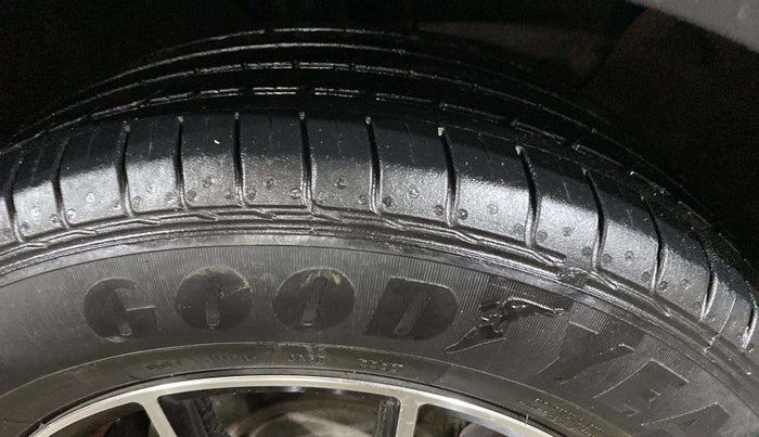 2018 Hyundai Creta E PLUS 1.6 PETROL, Petrol, Manual, 90,948 km, Right Front Tyre Tread