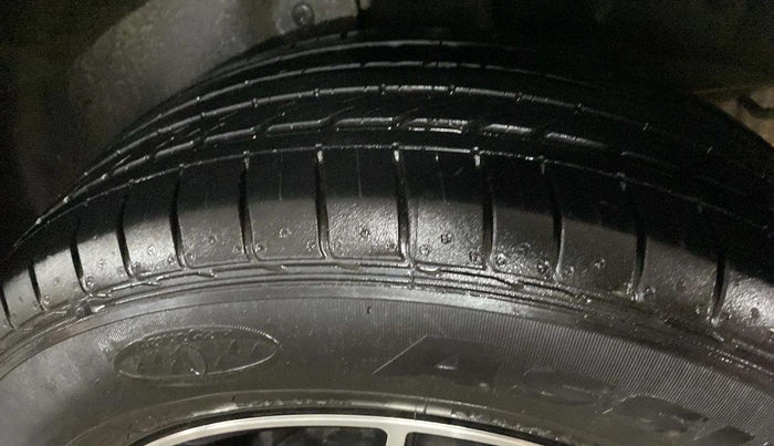 2018 Hyundai Creta E PLUS 1.6 PETROL, Petrol, Manual, 90,948 km, Right Rear Tyre Tread