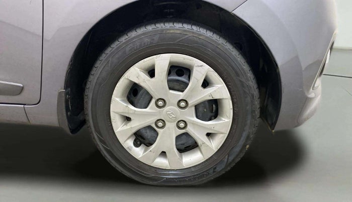 2015 Hyundai Grand i10 SPORTZ 1.2 KAPPA VTVT, Petrol, Manual, 1,03,186 km, Right Front Wheel
