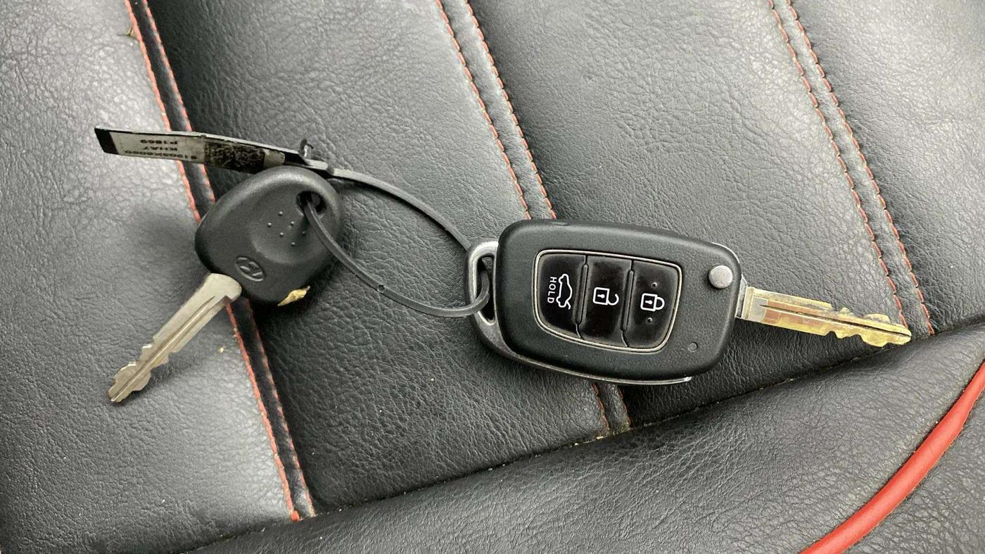2019 Hyundai GRAND I10 NIOS SPORTZ AMT 1.2 KAPPA VTVT, Petrol, Automatic, 96,367 km, Key Close Up