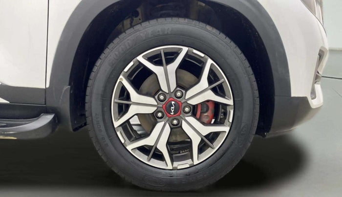 2022 KIA SELTOS GTX PLUS DCT 1.4 PETROL, Petrol, Automatic, 30,975 km, Right Front Wheel