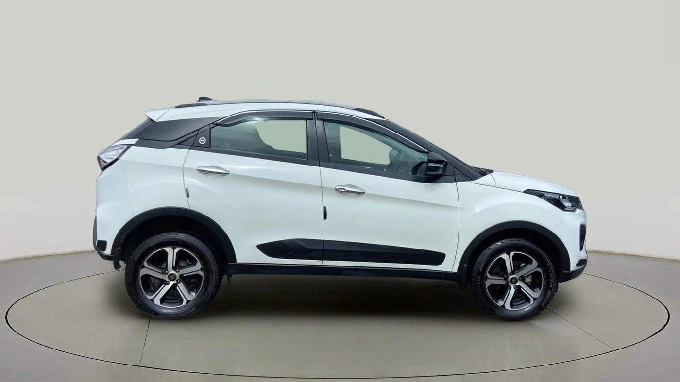 2023 Tata NEXON XZA PLUS PETROL, Petrol, Automatic, 15,746 km, Right Side View
