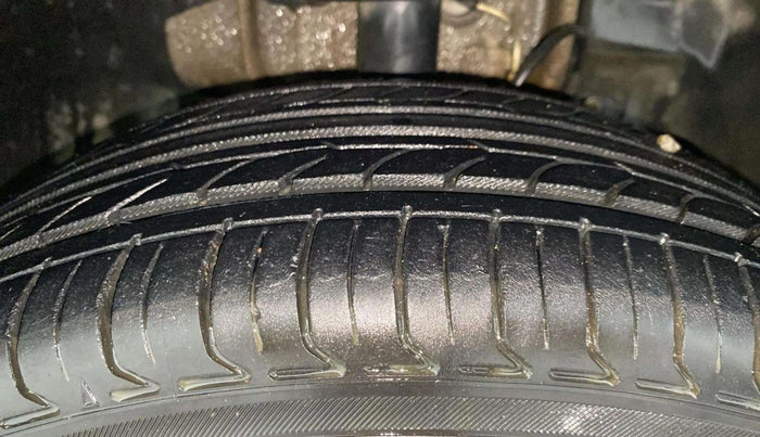 2018 Tata Tiago XZ PETROL, Petrol, Manual, 66,498 km, Right Front Tyre Tread