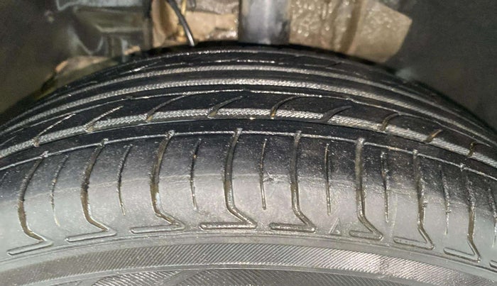2018 Tata Tiago XZ PETROL, Petrol, Manual, 66,498 km, Left Front Tyre Tread