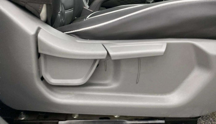 2024 Hyundai Creta S (O) 1.5 PETROL, Petrol, Manual, 15,111 km, Driver Side Adjustment Panel