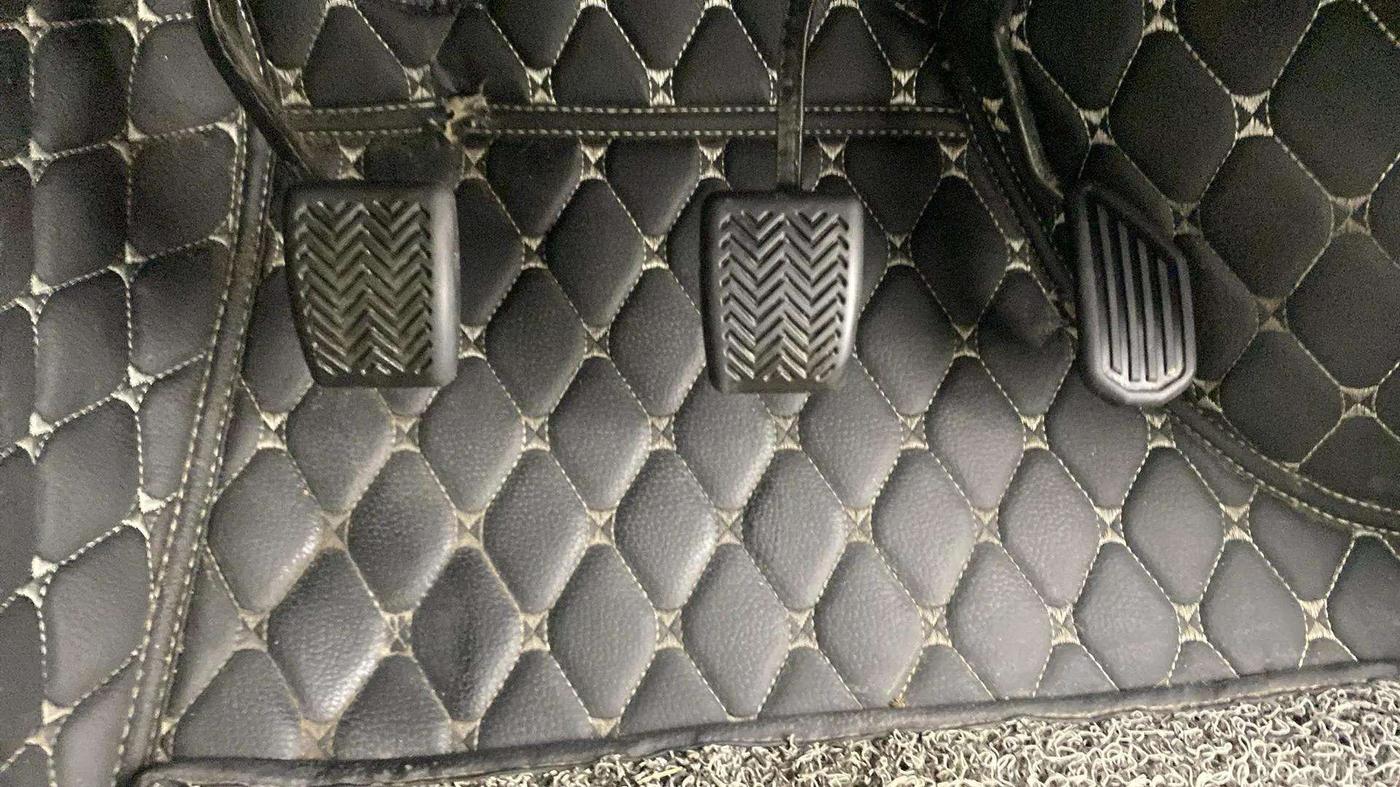 2019 Toyota Etios Liva VX, Petrol, Manual, 23,990 km, Pedals