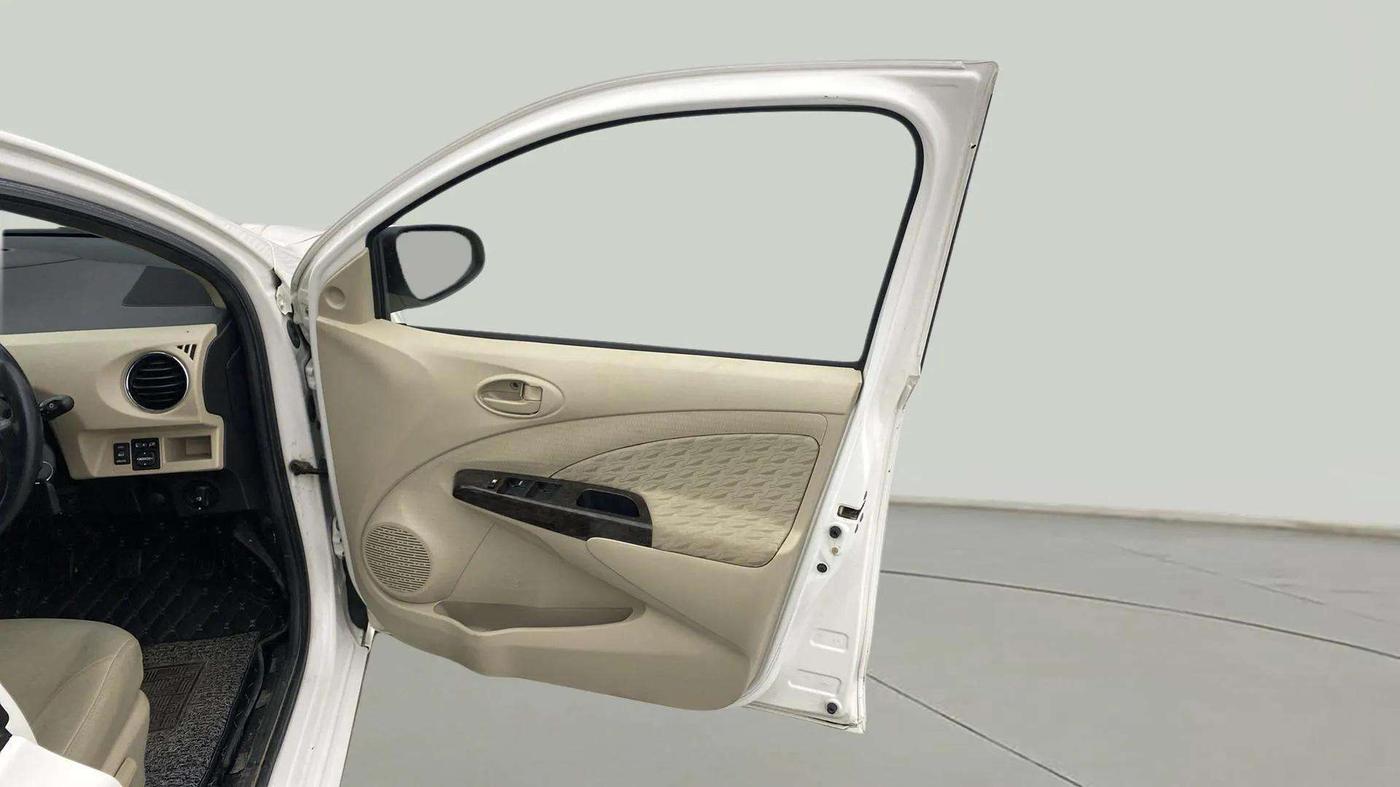 2019 Toyota Etios Liva VX, Petrol, Manual, 23,990 km, RHS Front Door