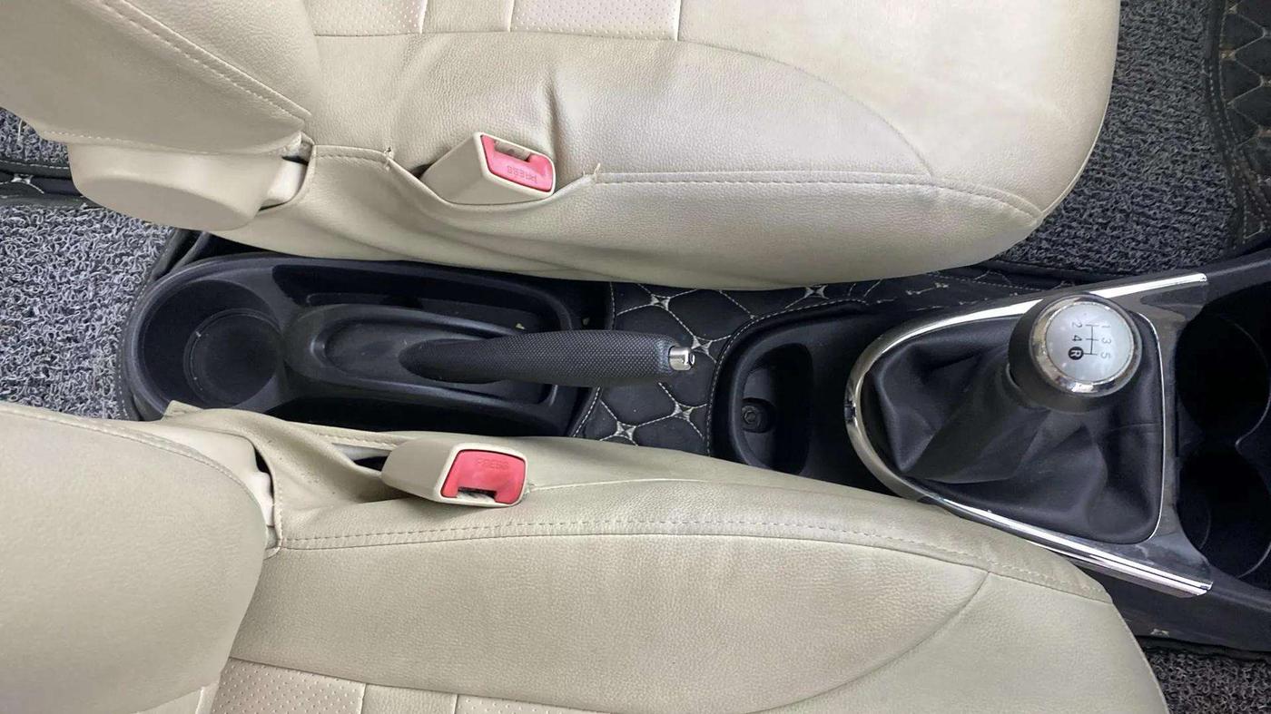 2019 Toyota Etios Liva VX, Petrol, Manual, 23,990 km, Gear Lever