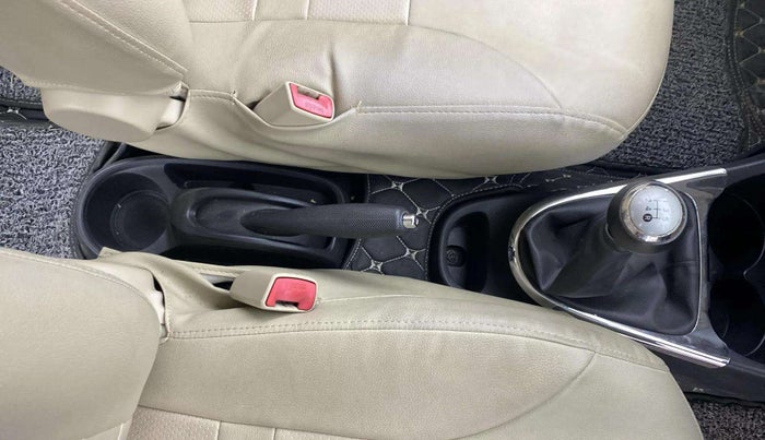 2019 Toyota Etios Liva VX, Petrol, Manual, 23,881 km, Gear Lever