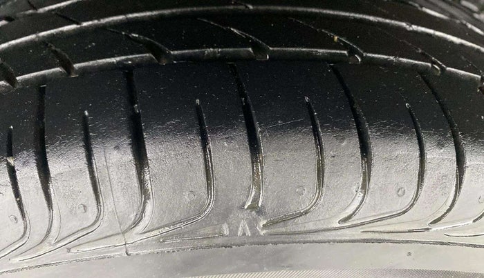2019 Toyota Etios Liva VX, Petrol, Manual, 23,881 km, Right Rear Tyre Tread